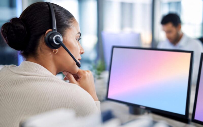 Les bénéfices des résumés automatiques d’appels pour les agents de centres de contact